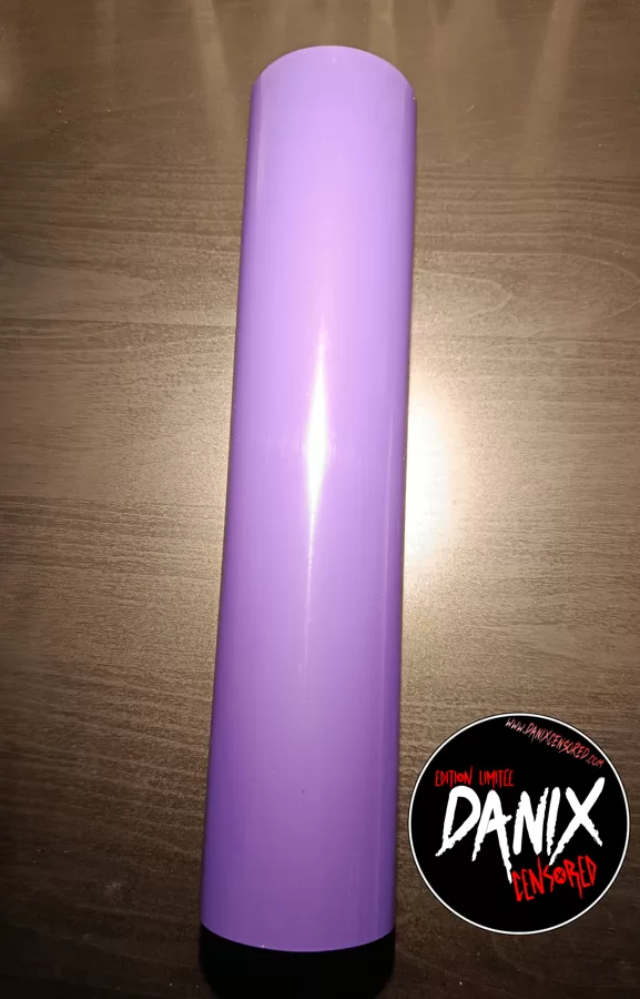 Violet Foncé qui s'éclaircit avec la lumière